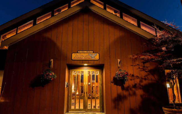 Tsa-Kwa-Luten Lodge