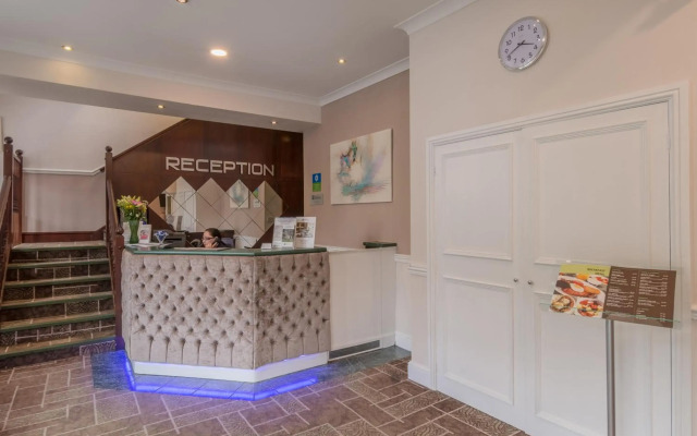 Bridge House Hotel