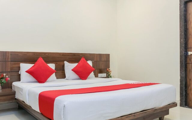OYO 22692 Flagship Strand Resort