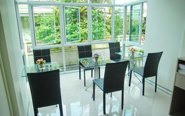 Riski Residence Bangkok