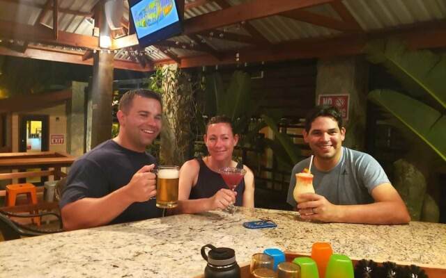 Rock Point Villas Vacations Rentals Sandy Bay, Roatan, Honduras.c.a
