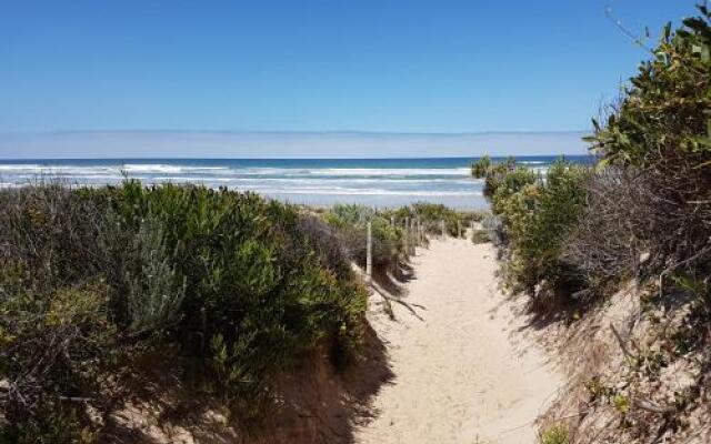 Great Ness Beachhouse - WiFi - Pet-Friendly