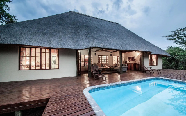 Rhino River Lodge