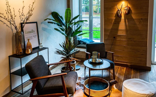Cosy Mansion With Private Terrace and Sauna