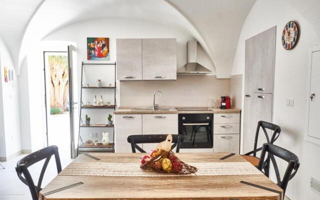 Equorum Prospectus 1 - OSTUNI CENTRO - Guest House