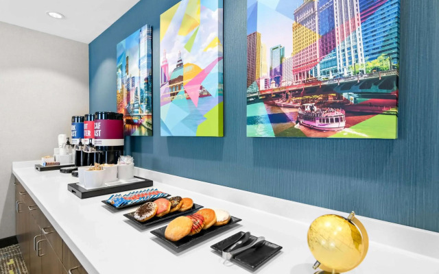Hampton Inn & Suites Chicago Medical District UIC