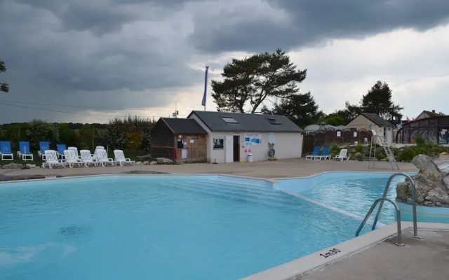 Bungalow With 2 Bedrooms in Onzain, With Terrace