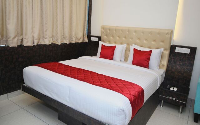 Golden Amulya Rest Wings