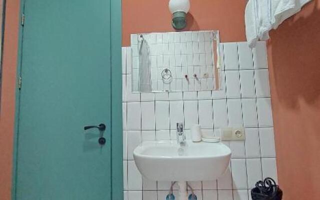 Gudauri Roshka Apt #412