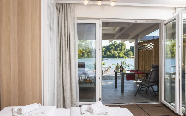 AJO Vienna Beach - Contactless Check-in
