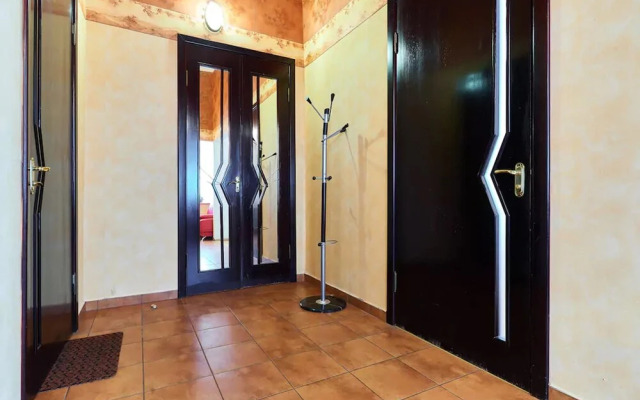 Home-Hotel Mikhailovsksya 24-B