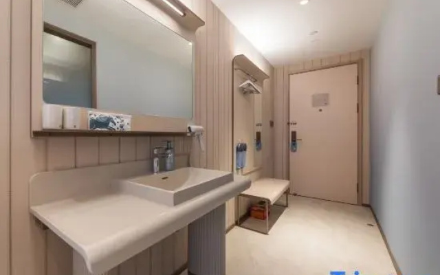 HanTing Hotel (Zhuzhou Vocational Education City CRRC)