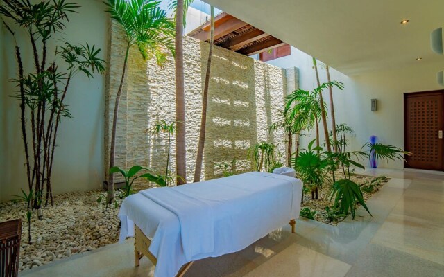 Spectacular Modern Luxury and Exceptional Amenities at Mantea Casa Cabo in Pedregal