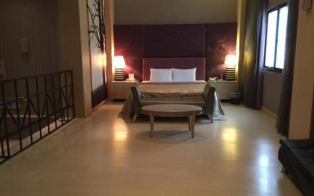 LI-GIN Motel