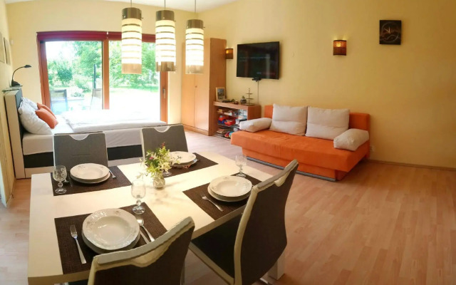 Lovely apartment, Garden, Parking, Wifi, Netflix