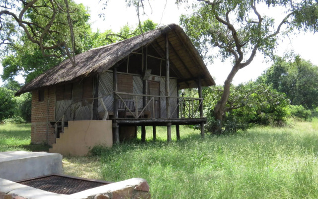 Croc Valley Camp