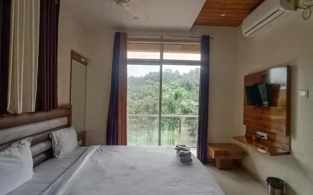 OYO 11483 Hotel Oakwood