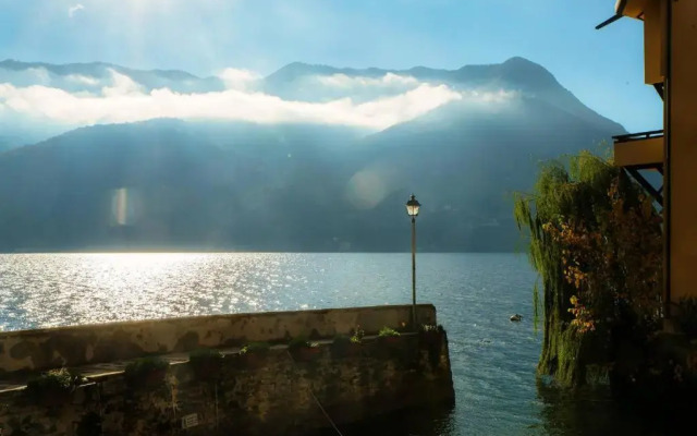 La Vista del Lago - by MyHomeInComo