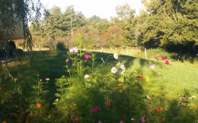 Bungalow With one Bedroom in Nouic, With Furnished Garden