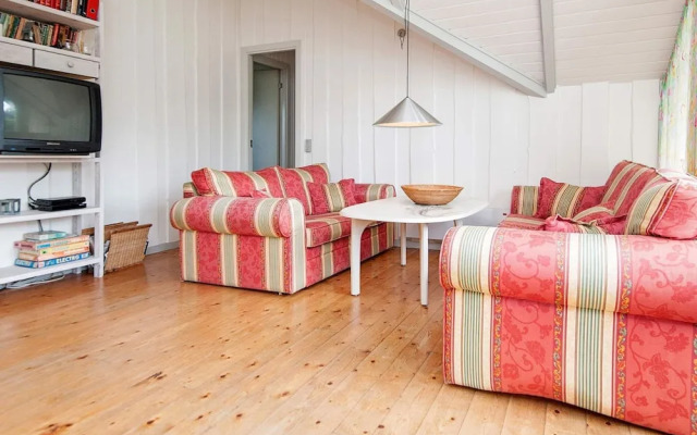 Charming Countryside Escape-by Traum