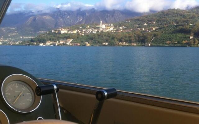 Boats & Breakfast Iseo Lake Iseo 1