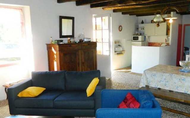 Cosy Holiday Home in Sainte-Croix with Garden