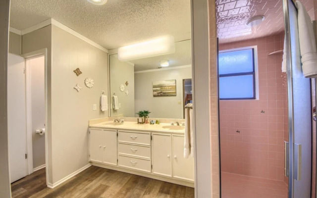 Hondo s River Haus RR 1300