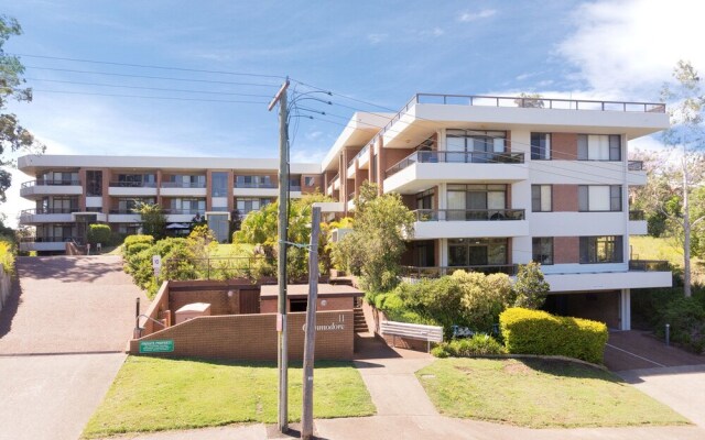 Commodore, Unit 1/9 Donald Street