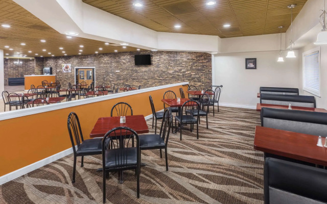 AmericInn by Wyndham Janesville