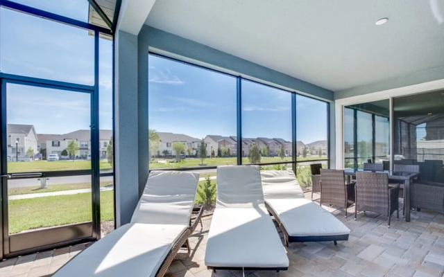 Windsor at Westside 9001