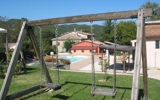 Attractive holiday home in Urbania with bubble bath