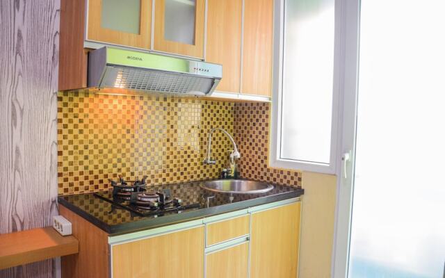 Stylish and Comfortable Studio Green Pramuka Apartment