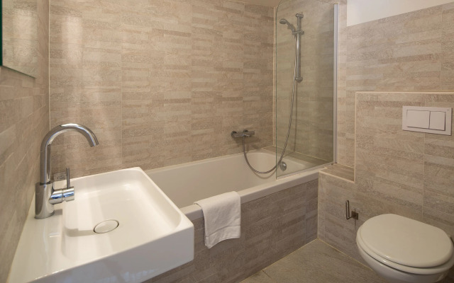 Amsterdam House Hotel