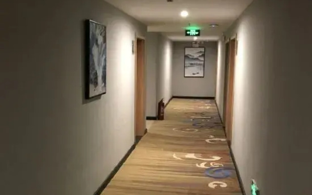 Zhumadian Hawaii Hot Spring Bath Hotel