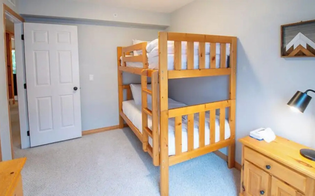 Stone Creek Chalet by Fernie Lodging CO