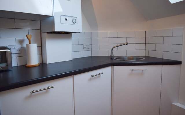 Spacious 1 Bedroom Apartment With Outdoor Terrace
