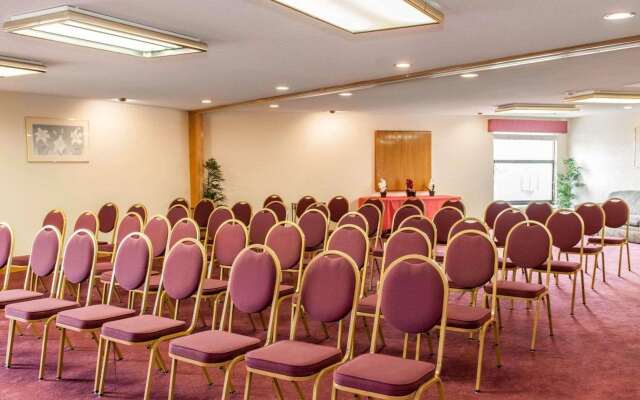 Quality Inn & Suites Indianapolis Northwest