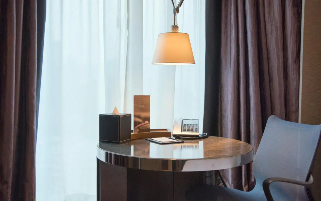 Royal Plaza Hotel