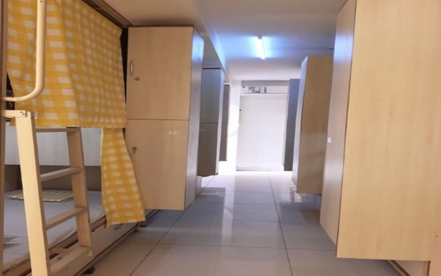 Abuzz Oxfordcaps Roopnagar - Campus Accommodation