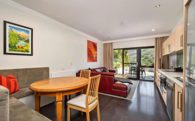 Lantern 1 Bedroom terrace with car space and mountain view