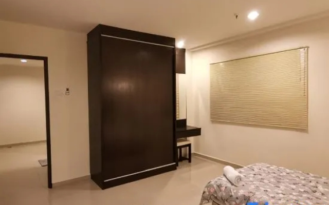 Spacious & Homey Apartment at Marina Island by JoMy Homestay – Guest Rooms – Lumut