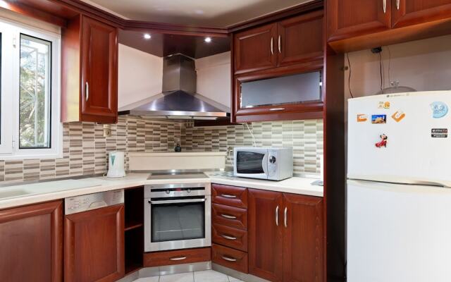 Enchanting Villa in Chalcis with Terrace