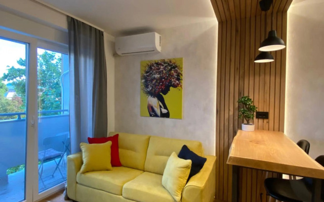 Tesla 8 Apartment