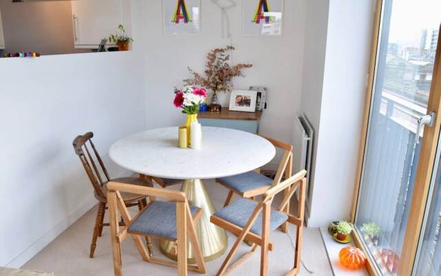 Iconic 2 Bedroom Flat In Broadway Market