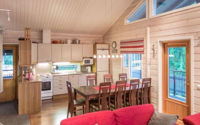 Holiday Home Teerenpesä