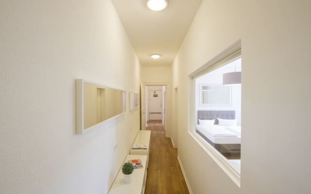 Primeflats Huge Apartment At Gasometer 17