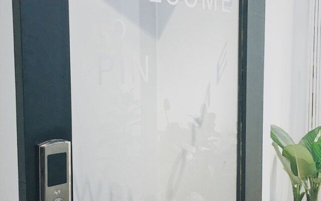 Pin Poshtel