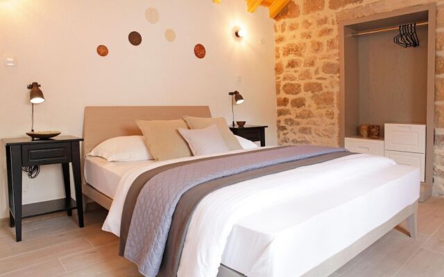 Amazing Home in Bol With 5 Bedrooms, Jacuzzi and Wifi