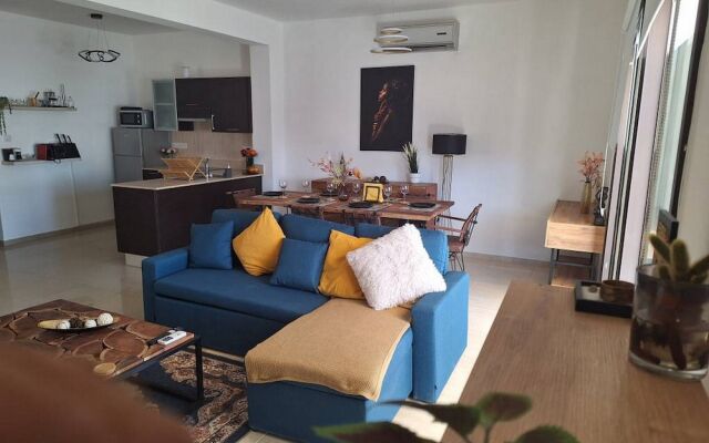 Paramount Gardens Resorts D204