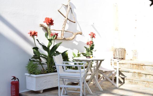 Elena Studios and Apartments